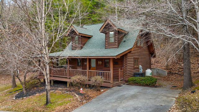 3205 Smoky Ridge Way, Sevierville, TN 37862