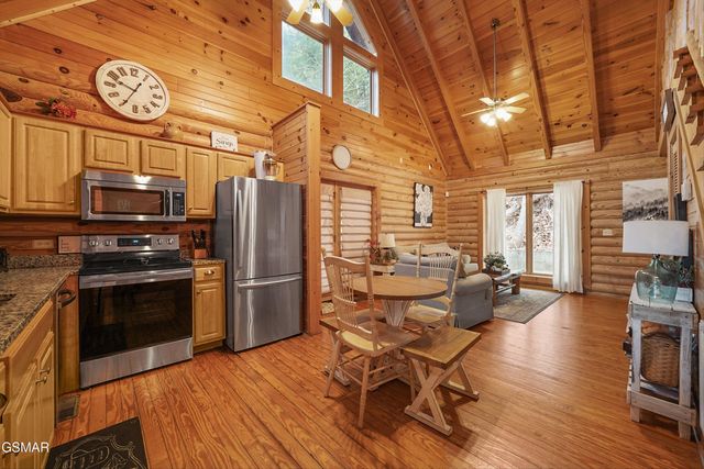 3205 Smoky Ridge Way, Sevierville, TN 37862