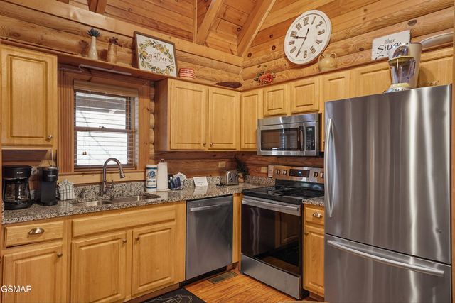 3205 Smoky Ridge Way, Sevierville, TN 37862