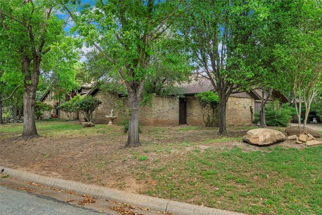 2000 Shadow Ridge Drive, Arlington, TX 76006