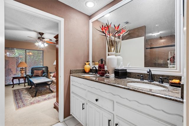 2000 Shadow Ridge Drive, Arlington, TX 76006