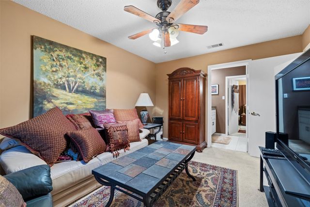 2000 Shadow Ridge Drive, Arlington, TX 76006