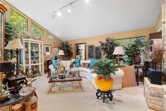 2000 Shadow Ridge Drive, Arlington, TX 76006