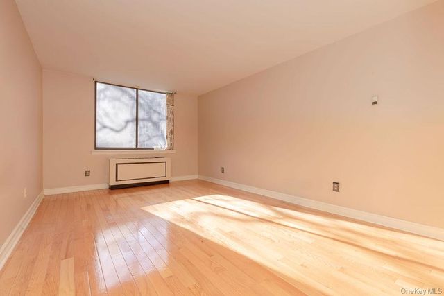 1374 Midland Avenue PH8, Bronxville, NY 10708