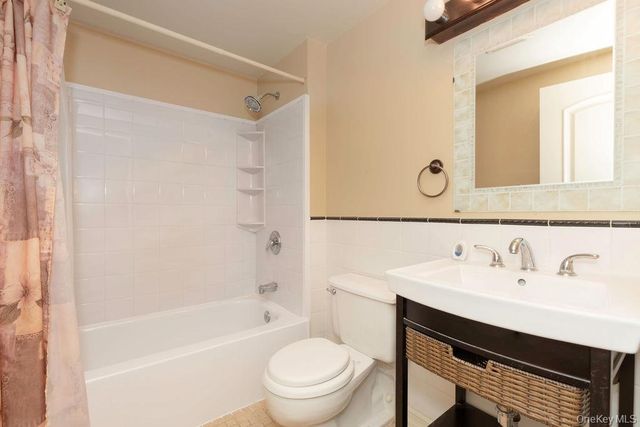 1374 Midland Avenue PH8, Bronxville, NY 10708