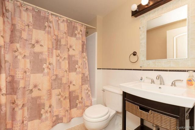 1374 Midland Avenue PH8, Bronxville, NY 10708