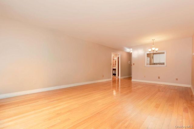 1374 Midland Avenue PH8, Bronxville, NY 10708