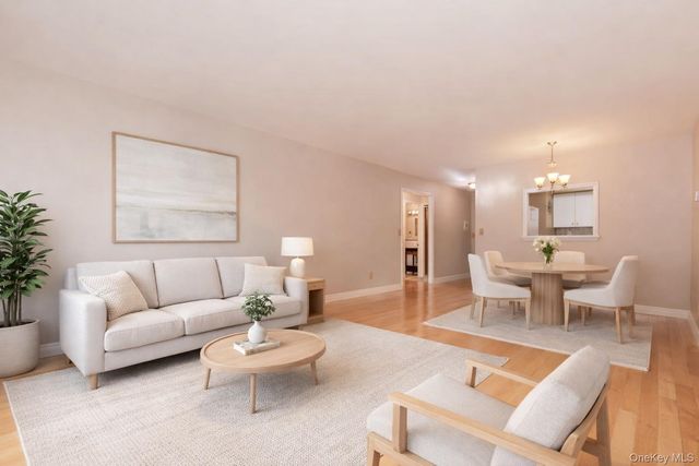 1374 Midland Avenue PH8, Bronxville, NY 10708