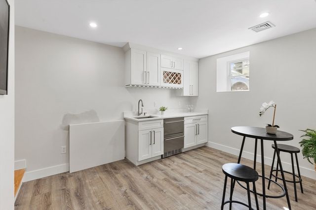 9 Harriet Ave 1, Belmont, MA 02478