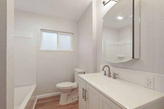 322 W Turner Rd, Lodi, CA 95240