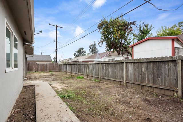 322 W Turner Rd, Lodi, CA 95240
