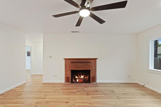 322 W Turner Rd, Lodi, CA 95240