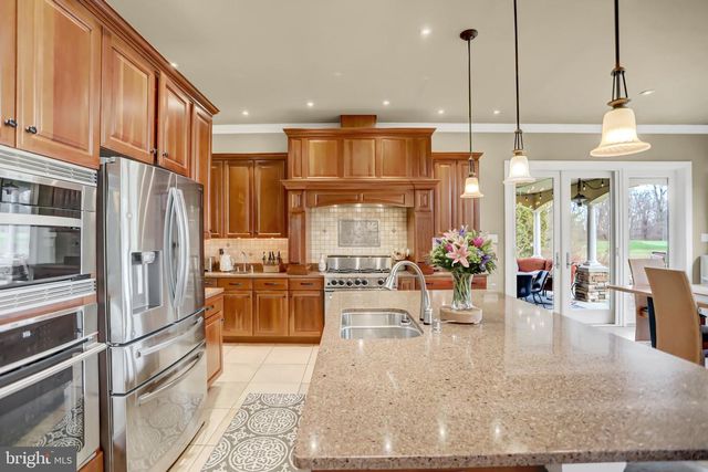 970 APP RD, Selinsgrove, PA 17870