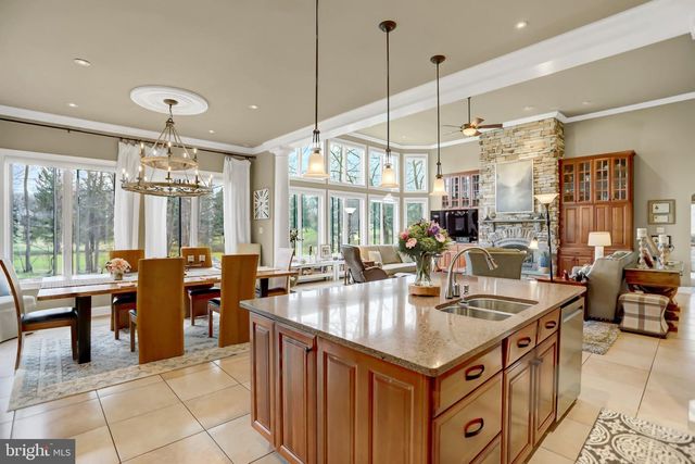 970 APP RD, Selinsgrove, PA 17870