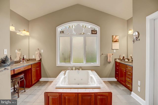 970 APP RD, Selinsgrove, PA 17870