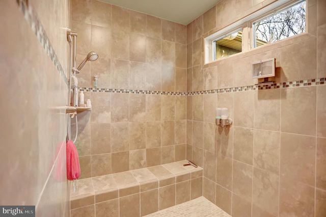 970 APP RD, Selinsgrove, PA 17870