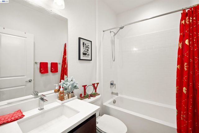 17575 Altair Way, Lathrop, CA 95330