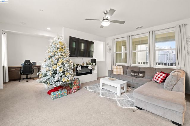 17575 Altair Way, Lathrop, CA 95330