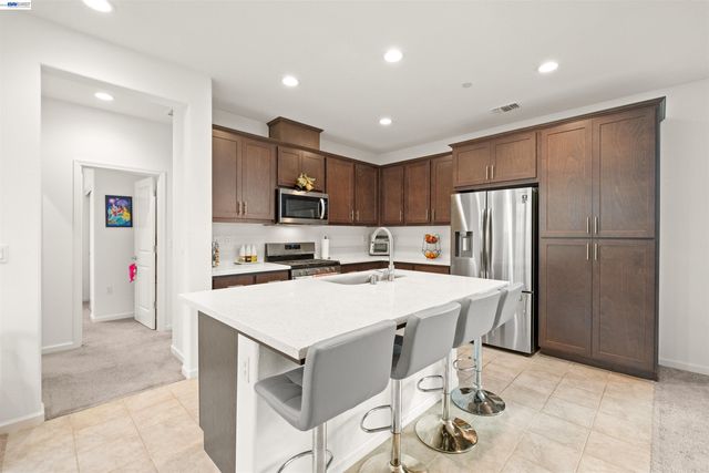 17575 Altair Way, Lathrop, CA 95330