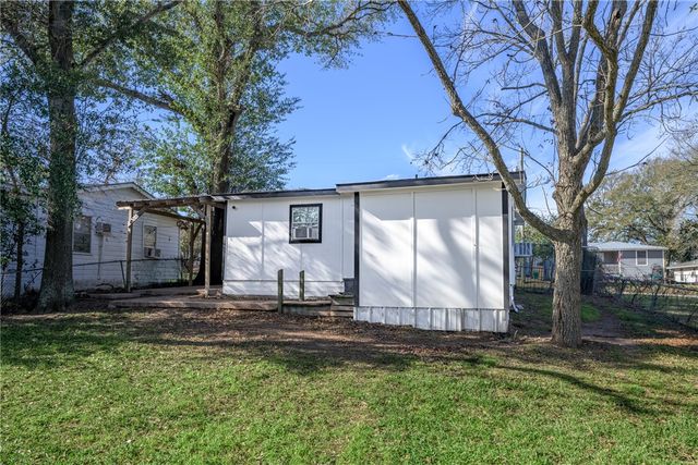 716 Brown Street, Brenham, TX 77833