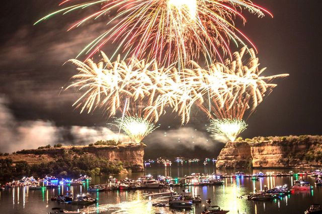 1053 Bluff Creek Drive, Strawn, TX 76475