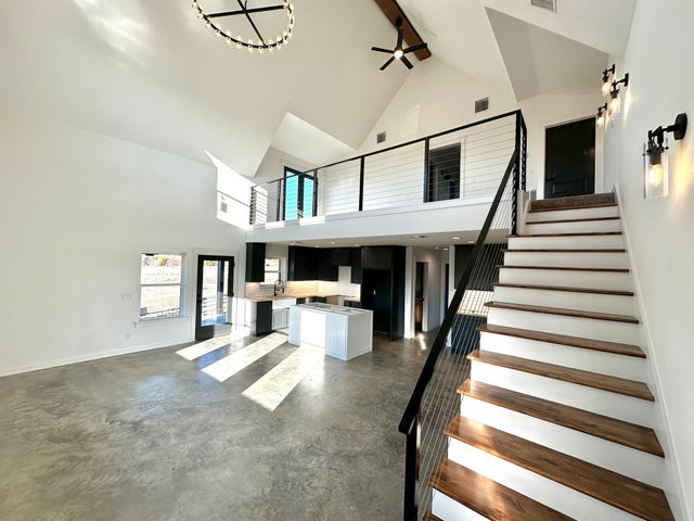 1053 Bluff Creek Drive, Strawn, TX 76475