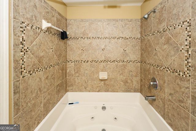 7135 Williamsburg Drive, Riverdale, GA 30274