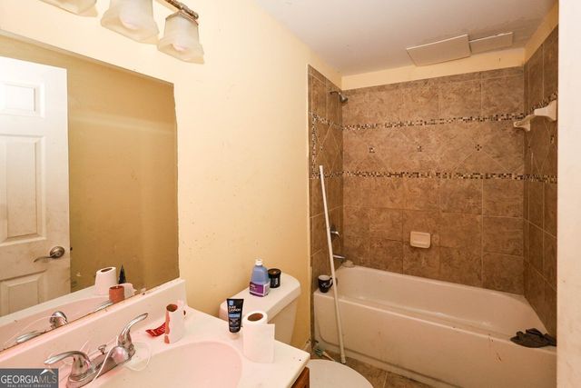 7135 Williamsburg Drive, Riverdale, GA 30274