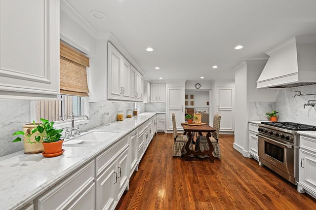 3444 Meadow Lake Lane, Houston, TX 77027