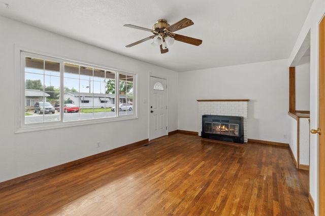 1805 Aloha Way, Modesto, CA 95350