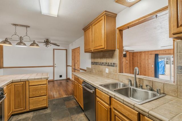 1805 Aloha Way, Modesto, CA 95350