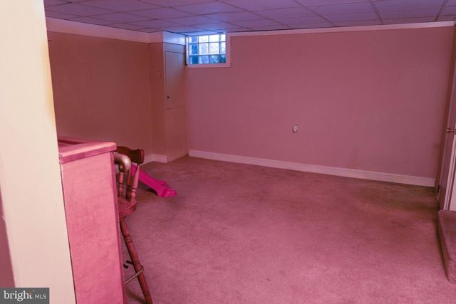 221 E MEDWICK GARTH, Baltimore, MD 21228