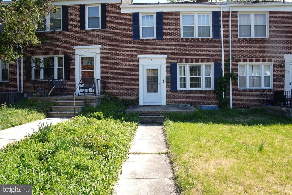 Image 1 of property listing at 221 E MEDWICK GARTH, Baltimore, MD 21228