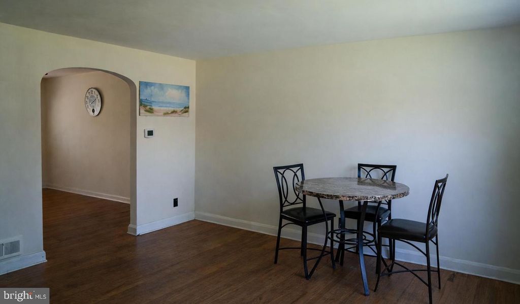 Image 5 of property listing at 221 E MEDWICK GARTH, Baltimore, MD 21228