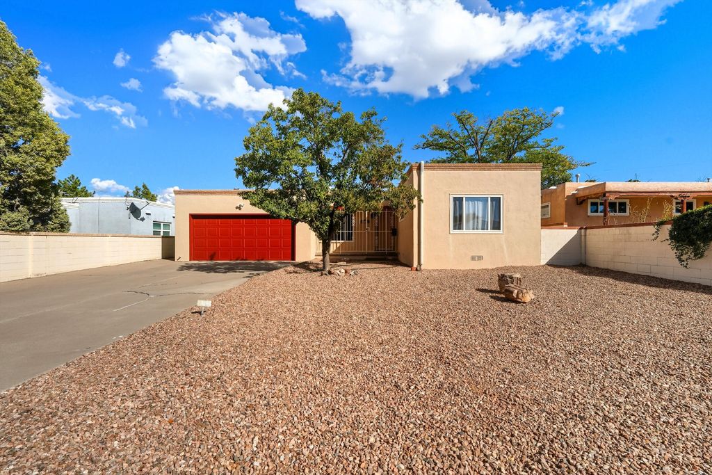 932 Manzano Street NE, Albuquerque, NM 87110