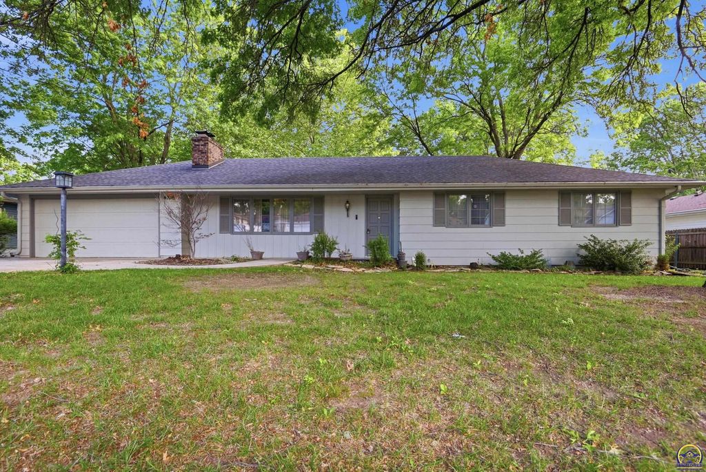 4336 SE 25th ST, Topeka, KS 66605