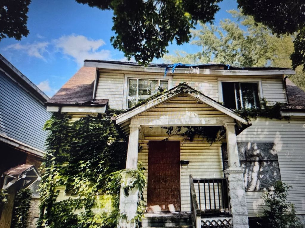 11821 S Harvard Avenue, Chicago, IL 60628