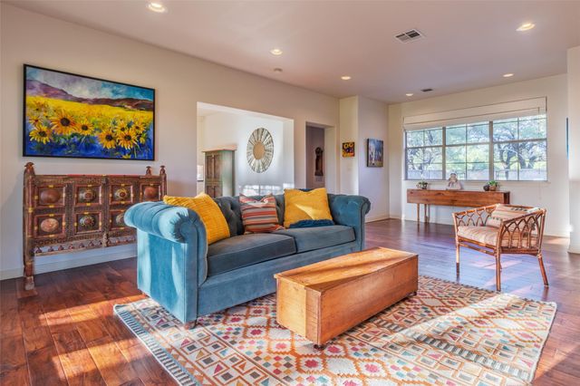 515 East TRL, Spicewood, TX 78669