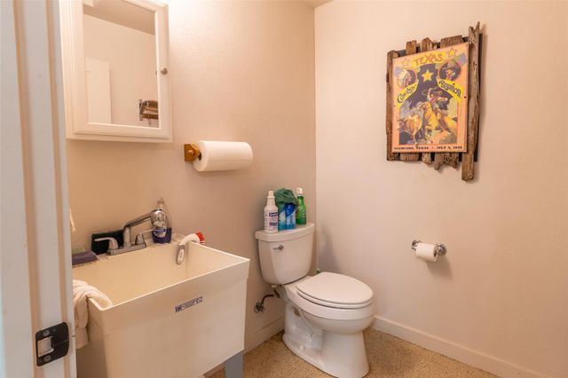 515 East TRL, Spicewood, TX 78669