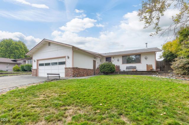 217 Southridge Way, Grants Pass, OR 97527