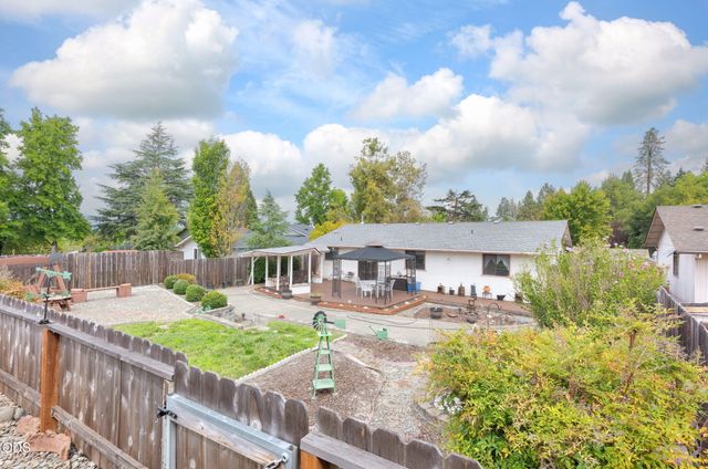 217 Southridge Way, Grants Pass, OR 97527