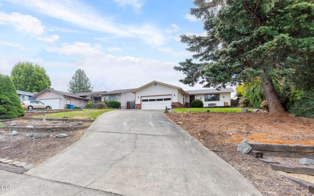 217 Southridge Way, Grants Pass, OR 97527