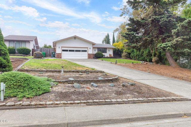 217 Southridge Way, Grants Pass, OR 97527