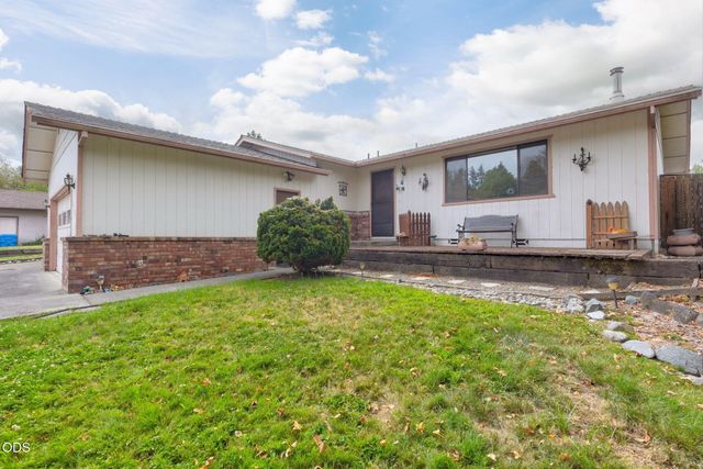 217 Southridge Way, Grants Pass, OR 97527