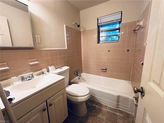 656 49th ST, Newport News, VA 23607