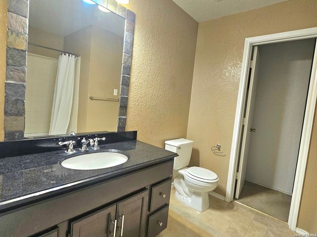 7 Moondance Hl, San Antonio, TX 78254