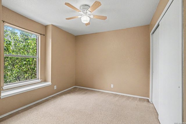 7 Moondance Hl, San Antonio, TX 78254