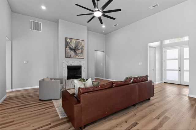 521 Fox Hill Court, Waxahachie, TX 75167
