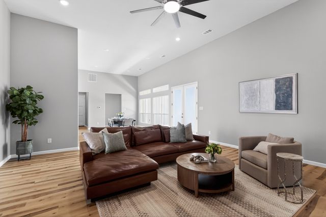 521 Fox Hill Court, Waxahachie, TX 75167