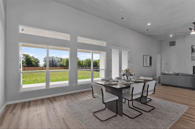521 Fox Hill Court, Waxahachie, TX 75167